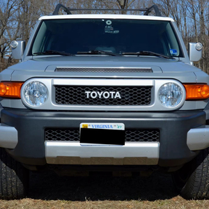 Toyota FJ Cruiser V6 2014 Usado, con Tracción en las Cuatro Ruedas, Diferencial Trasero Bloqueable, Mayormente sin Modificaciones - Product Image 1
