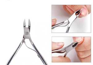 Instrument de beauté avec pince à cuticules de ZACHARY INDUSTRIES - Product Image 2