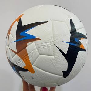 Ballon de football 2026 Taille 5 Personnalisé Léger Durable Couture à la machine Cuir PVC Caoutchouc Matériaux PU Imprimé thermocollé - Product Image 4
