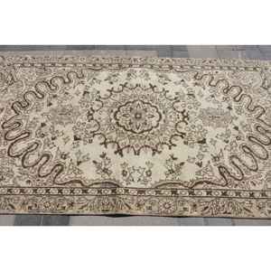 Alfombra Turca de 4.7x8.7 pies, Alfombra Vintage, Alfombra Oriental de Lana Marrón - Product Image 3