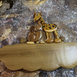 Placa de puerta de madera hecha a mano de Vietnam a granel para niños | Arte de pared de madera con nombre intarsia Placas de identificación de intarsia de madera hechas a mano - Product Image 1