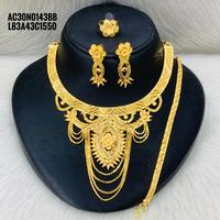 Ensemble collier et boucles d'oreilles pour femmes de tous types, en laiton plaqué or 24 carats, nouveau design, style classique, motif floral tendance, chaîne en boîte