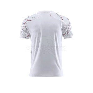 เสื้อฟุตบอลแขนสั้นสไตล์โมเดิร์น ระบายอากาศได้ดี ผลิตจากโพลีเอสเตอร์ 100% เป็นมิตรต่อสิ่งแวดล้อม ปรับแต่งชื่อทีมได้ - Product Image 2