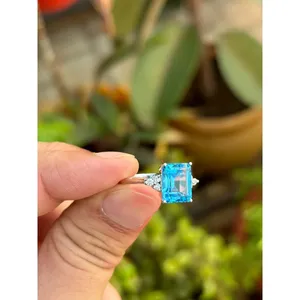 แหวนทองคำขาว 14k ทำมือ ประดับพลอยบลูโทแพซทรงเหลี่ยมมรกต สำหรับงานหมั้น เครื่องประดับชั้นดี พร้อมพลอยธรรมชาติ - Product Image 2