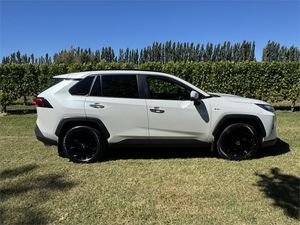 Voiture d'occasion super propre <span class=keywords><strong>Toyota</strong></span> <span class=keywords><strong>RAV4</strong></span> Limited 2.5P HV ECVT AWD SUV 2025 – Expédition mondiale - Product Image 2