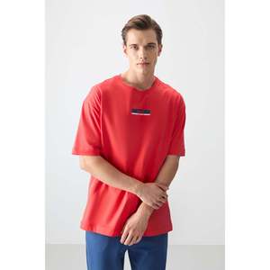 เสื้อยืดพิมพ์ลายเนื้อนุ่มผ้าฝ้าย 100% ทรงโอเวอร์ไซส์สำหรับผู้ชาย ยี่ห้อแอร์ จอนส์ สีเฟียสต้า สไตล์สตรีทแวร์ลำลอง รุ่น 88359 - Product Image 4