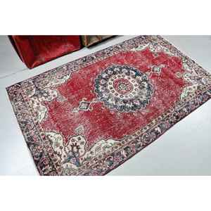 Tapis d'appoint vintage 3,7x6,3 pieds, tapis turc en laine rouge à imprimé animalier - Product Image 1