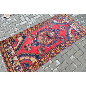 Tapis turc d'appoint 2,9 x 6,1 pieds, tapis marocain vintage rouge - Product Image 2