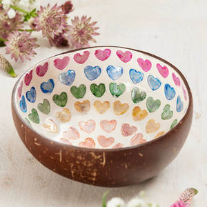 Artisanat vietnamien de haute qualité, bols en coquille de noix de coco et coquillages incrustés de laque pour la vaisselle et la décoration - Product Image 3