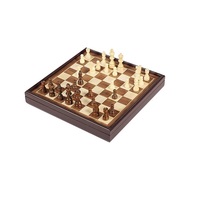 Échiquier de luxe en bois dur avec base rembourrée souple pour protéger les dessus de table et améliorer la valeur de présentation