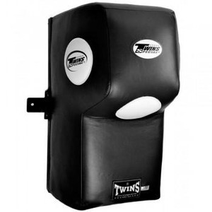 Sacs de frappe Boxing Twins en cuir de vache véritable de haute qualité, sacs de frappe incurvés Kickbocing Twins durables, en cuir - Product Image 1