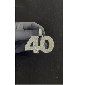 Pendentif diamant minimaliste en promotion avec chaîne dorée simple et brillance durable pour le bureau et les occasions décontractées - Product Image 1