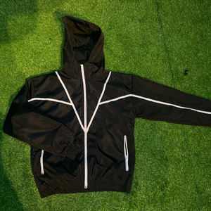 Conjunto de Pantalones Cortos Cortavientos con Logotipo Personalizado, Conjunto de Dos Piezas de Alta Calidad para Hombre, Chaquetas de Nailon y Pantalones Cortos Deportivos de Poliéster para Hombre - Product Image 6