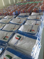 شعار مخصص 200GSM سريع ، مع كيس شبكي طباعة شاشة بالتكبير لصالة الألعاب الرياضية وممارسة اللياقة البدنية والسباحة
