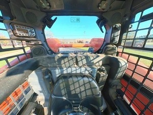 Minicargadora Kubota SSV75 2022: cargadora compacta fiable de 74HP para construcción y agricultura - Product Image 6