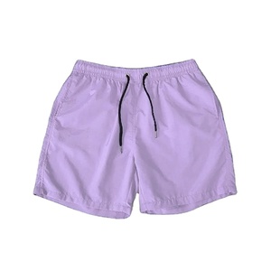 Nouveaux shorts de plage confortables à séchage rapide pour hommes maillots de bain en soie avec cordon de serrage élastique à la taille motif solide - Product Image 4
