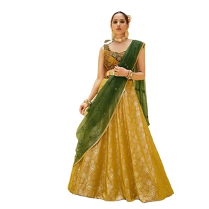 Véritable Broderie Crop-Top Style Lehenga Choli Collection Vente en ligne de vêtements indiens et pakistanais - Product Image 1