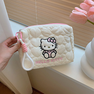 Borsa per il Trucco Morbida Effetto Nuvola, Pochette Cosmetica Personalizzabile con Logo - Grande Capacità con Cerniera, Organizer da Viaggio per Articoli da Toeletta Femminili - Product Image 1