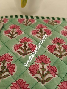 Porte-pot matelassé en coton floral verdâtre bloc à main imprimé accessoire de cuisine écologique réutilisable réversible pour biodégradable - Product Image 2