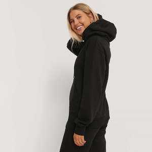 Sudadera con capucha negra personalizada para mujer, sudadera holgada de gran tamaño 100% de algodón, ropa de calle informal, jersey con logotipo OEM, sudaderas con capucha para mujer al por mayor - Product Image 2