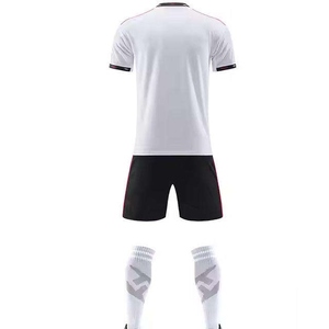 Kit de maillot de football de qualité supérieure personnalisable en usine en vente en gros, fabrication d'ensembles d'uniformes de football de qualité thaïlandaise - Product Image 6