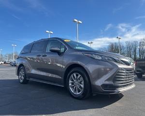 Toyota Sienna LE VAN 2024 Usada, 8 Pasajeros, Tracción en las Cuatro Ruedas, con Bajo Kilometraje - Product Image 2