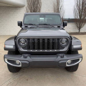 Jeep Gladiator Sport 2024 Usado en Excelentes Condiciones - Product Image 2