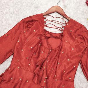 Vestido Chinnon Anarkali de moda con adornos delicados Ropa étnica elegante para mujeres | Exclusivo en línea - Product Image 6