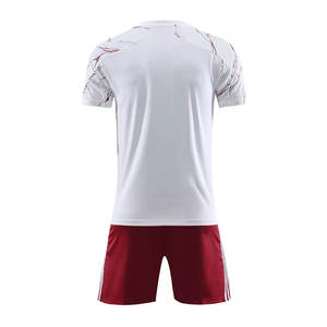 Tenue de football personnalisée OEM imprimée, 100 % polyester, meilleure qualité, prix compétitif, nouveau design, fabriquée au Pakistan, ensembles à découpe automatisée - Product Image 2