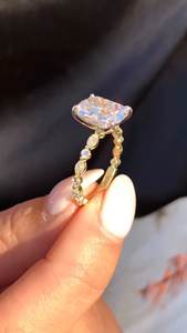 แหวนหมั้นเพชรที่สดใส925สเตอร์ลิงเงิน IGI ได้รับการรับรองหรูหรารัศมีการออกแบบอย่างดีสำหรับเป็นของขวัญ - Product Image 5