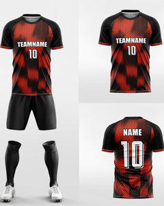 Kit de uniforme de fútbol por sublimación personalizado, Conjunto de jersey y pantalones cortos de manga corta para hombres - Product Image 2