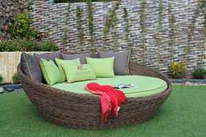 เก้าอี้อาบแดดทรงกลมขนาดใหญ่ที่มีดีไซน์แบบเขตร้อนและหมอนอิงสำหรับสวนสระว่ายน้ำและการพักผ่อนริมชายหาด - Product Image 3