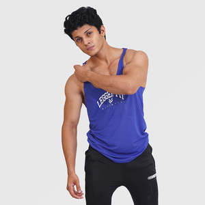 Débardeur de sport uni Hauts sans manches pour hommes Entraînement d'entraînement Gilet de sport en coton personnalisé Respirant Fabriqué au Pakistan - Product Image 1