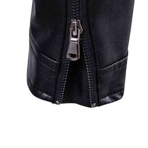 Veste en cuir pour homme en PU noir, veste de motard élégante avec manches, fermeture éclair sur le devant, design ajusté, veste en cuir - Product Image 5