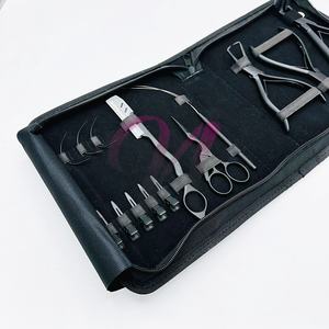 ชุดเครื่องมือสำหรับการต่อผมแบบเคลือบผงสีดำด้านพร้อมโลโก้ที่กำหนดเอง - Product Image 3