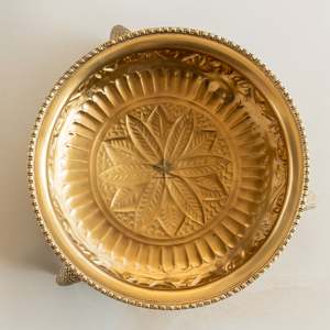 Traditional Style Gold Brass Urli with <b>Elephant</b> Trunk and Foliage Design Round Shape Tabletop Vase for Diwali Festivities - Product Image 2