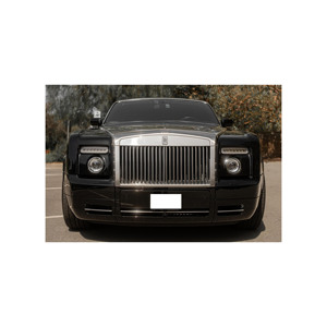 Rolls-Royce con llantas de colores combinados y opciones de diseño de neumáticos personalizados - Product Image 2