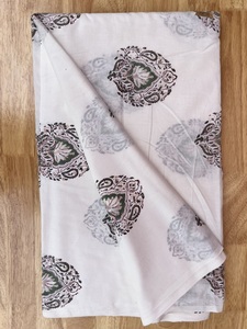 Tissu en coton léger avec impression à la main Sanganeri Buti Design pour la confection de vêtements Tissu de chemise tissé indien doux - Product Image 2