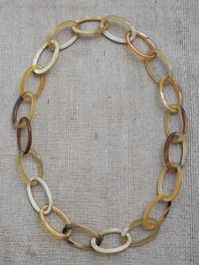 Collar de Lujo Hecho a Mano con Cuerno de Búfalo, Joyería Natural y Sostenible para Mujer, Alta Calidad - Product Image 2