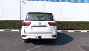 SUV 4x4 automatique d'occasion 2024 avec sièges en cuir, régulateur de vitesse adaptatif, pneus de taille R20, transmission intégrale - Product Image 2