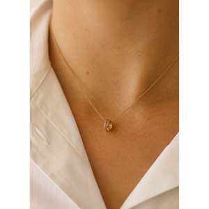 Amuleto de nacimiento Noelle Pav Dome con rubí natural redondo AAA de 0.11 quilates, oro macizo de 14K, estilo religioso unisex, joyería de la India - Product Image 2