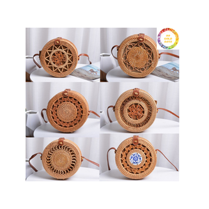 Bolsa de ratán vietnamita tejida a mano, duradera y elegante para verano y uso informal - Product Image 1