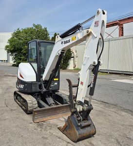 Bien entretenu utilisé pour Bob E32i Mini Excavator à vendre Poids de fonctionnement de 4 tonnes Grande performance Heures faibles Prêt à travailler votre - Product Image 3