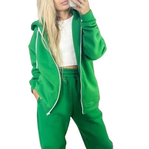 Sudadera de entrenamiento de 2 piezas con logotipo personalizado para mujer, jersey con capucha sólido, pantalones para correr, conjuntos de ropa de entrenamiento de invierno al por mayor - Product Image 1