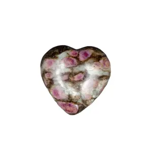 โกเมนในหัวใจแจสเปอร์โกเมนหัวใจโกเมน arfvedsonite พลอยรูปหัวใจสำหรับตกแต่งบ้านและเครื่องประดับ M