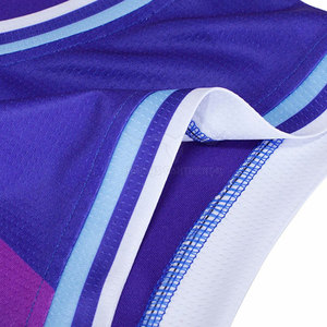 2022 uniforme de basket-ball de logo personnalisé de haute qualité en polyester léger vêtements de sport de plein air meilleure conception avec des techniques imprimées - Product Image 5