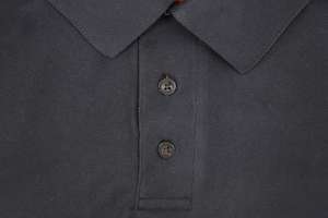 Uniforme de golf avec logo personnalisé pour hommes T-shirts 100% coton biologique avec col haut et broderie Vêtements de sport tricotés à motif solide - Product Image 3