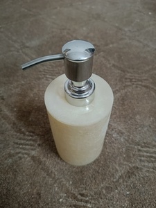Ensemble de salle de bain en résine pour la maison moderne, durable et élégante - Product Image 4