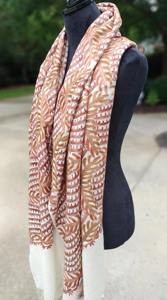 Châle en cachemire traditionnel vibrant avec broderie Paisley et pompons fins Pièce de mode d'hiver - Product Image 5