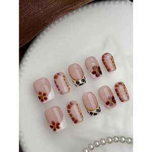 Autocollants pour ongles Caramel Blossom Press on Nail, élégants et durables, pour un nail art raffiné - Product Image 1